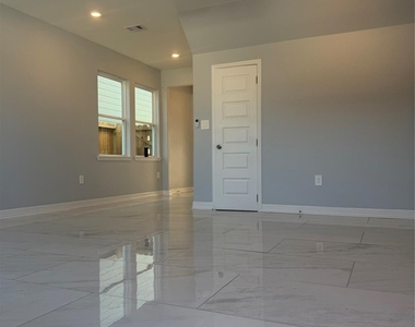 9307 Noel Street - Photo Thumbnail 10
