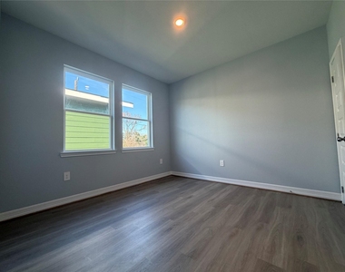 9307 Noel Street - Photo Thumbnail 6