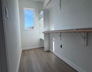 9307 Noel Street - Photo Thumbnail 4