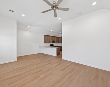11864 E Gate Dr - Photo Thumbnail 7