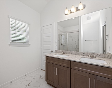 11864 E Gate Dr - Photo Thumbnail 26