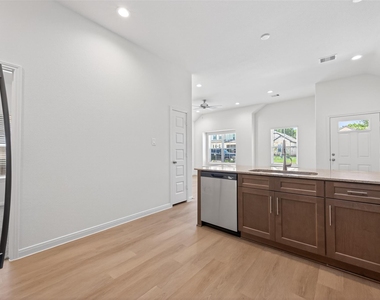 11864 E Gate Dr - Photo Thumbnail 13
