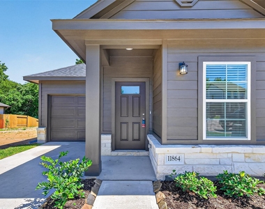 11864 E Gate Dr - Photo Thumbnail 4
