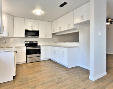 604 Golfview Drive - Photo Thumbnail 3