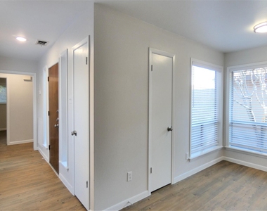 604 Golfview Drive - Photo Thumbnail 13