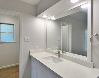604 Golfview Drive - Photo Thumbnail 29