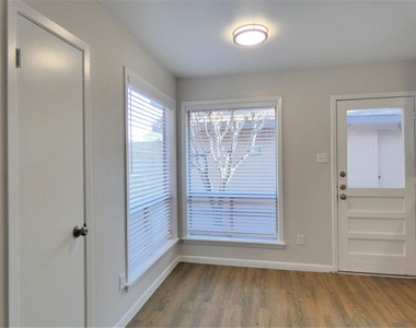 604 Golfview Drive - Photo Thumbnail 9
