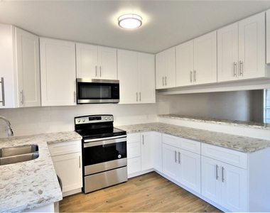 604 Golfview Drive - Photo Thumbnail 7