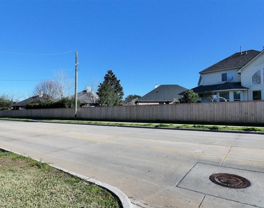 604 Golfview Drive - Photo Thumbnail 38