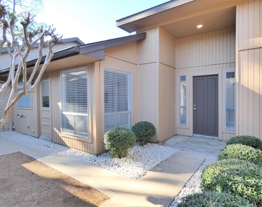604 Golfview Drive - Photo Thumbnail 1