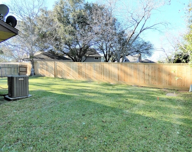604 Golfview Drive - Photo Thumbnail 20