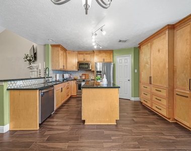 18436 Sunrise Pines Drive - Photo Thumbnail 9