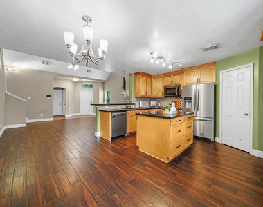 18436 Sunrise Pines Drive - Photo Thumbnail 8