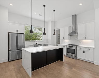 6010 Truro Street - Photo Thumbnail 7