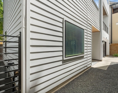 6010 Truro Street - Photo Thumbnail 4