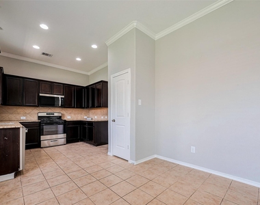 1910 Vermillion View Street - Photo Thumbnail 12