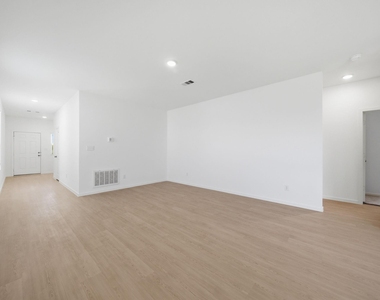 833 High Mesa Lane - Photo Thumbnail 3