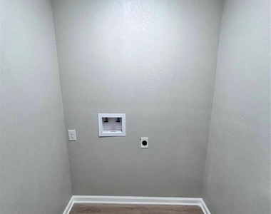4737 Alvin Street - Photo Thumbnail 11