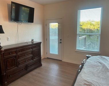 2298 Fuller Drive - Photo Thumbnail 14