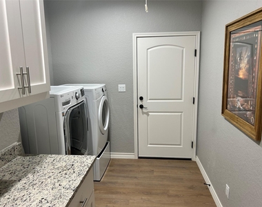 2298 Fuller Drive - Photo Thumbnail 19