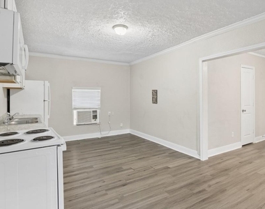 1709 W 4th Street - Photo Thumbnail 7