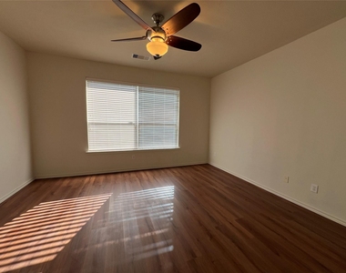 7435 Garland Mist Lane - Photo Thumbnail 14