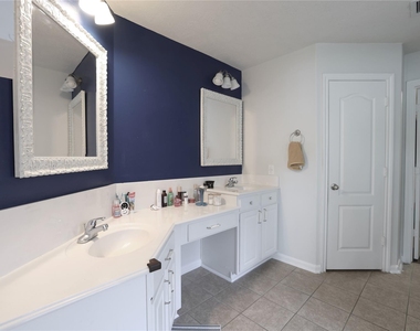 12406 Drake Prairie Lane - Photo Thumbnail 15