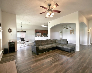 12406 Drake Prairie Lane - Photo Thumbnail 8