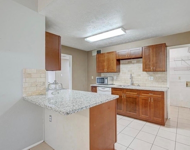 16910 Cairngale Street - Photo Thumbnail 11