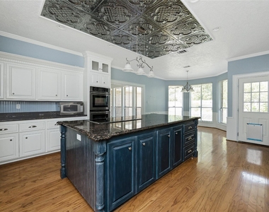 12002 Moorcreek Drive - Photo Thumbnail 9