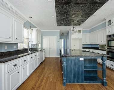 12002 Moorcreek Drive - Photo Thumbnail 11