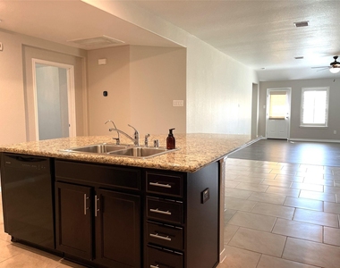 29127 Innes Park Place - Photo Thumbnail 3