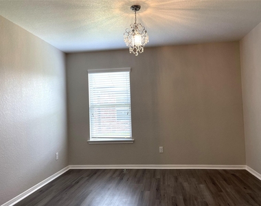 29127 Innes Park Place - Photo Thumbnail 21