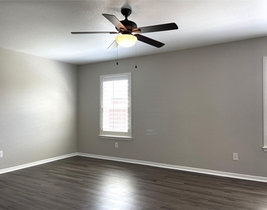 29127 Innes Park Place - Photo Thumbnail 9