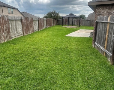 29127 Innes Park Place - Photo Thumbnail 26