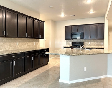 29127 Innes Park Place - Photo Thumbnail 2