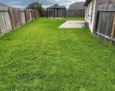 29127 Innes Park Place - Photo Thumbnail 25