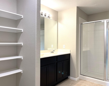 29127 Innes Park Place - Photo Thumbnail 12