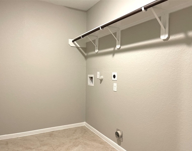29127 Innes Park Place - Photo Thumbnail 23
