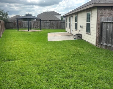 29127 Innes Park Place - Photo Thumbnail 27