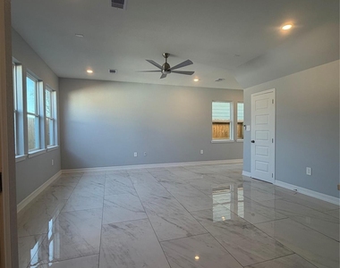 9319 Noel Street - Photo Thumbnail 3