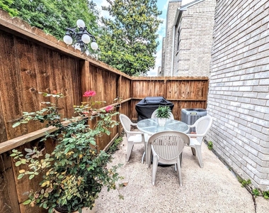 17641 Red Oak Drive - Photo Thumbnail 4