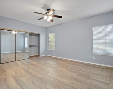 17641 Red Oak Drive - Photo Thumbnail 11
