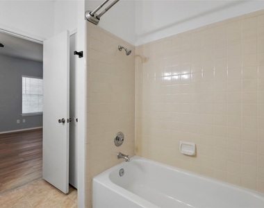 17641 Red Oak Drive - Photo Thumbnail 14
