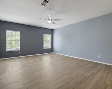 17641 Red Oak Drive - Photo Thumbnail 8