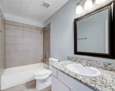 835 Heights Boulevard - Photo Thumbnail 3