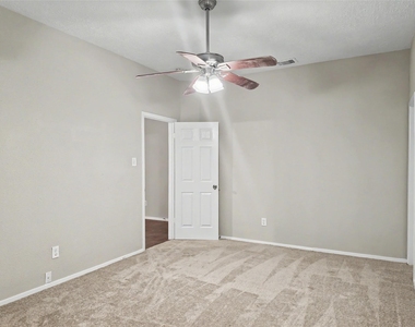 22511 Braken Manor Lane - Photo Thumbnail 10