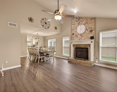 12110 Essenbruk Drive - Photo Thumbnail 4