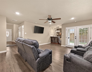 12110 Essenbruk Drive - Photo Thumbnail 10