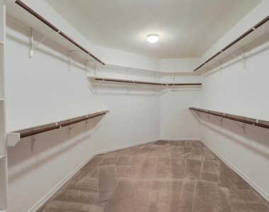 1625 Knox Street - Photo Thumbnail 12